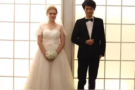 19岁俄罗斯美女爱上陕西小伙，嫁到中国5年，靠拍短视频走红网络图片