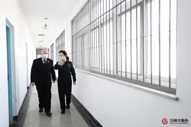 14岁女孩被关押在重案监区，无人探监……驻所检察官做了个决定图片