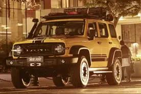 新款坦克300实车图曝光，自带越野属性，配备拖车勾和电连接头图片