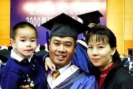 李宁与儿子、女儿合照：22岁儿子帅气，身高超李宁，女儿美丽可爱图片