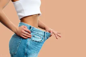 想减掉大肚子不能只虐腹！7个动作，帮你恢复平坦小腹图片