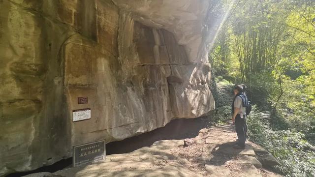 綦江永新石灰沟古道，至今保持原始风貌，太平桥背后故事悲壮感人