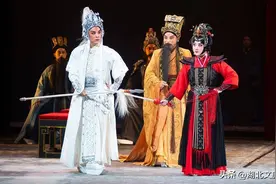 一部塑造了具有美学意义独特人物形象的佳作——新编大型历史汉剧《夫人城》观后图片