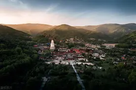 五台山景区十大著名寺庙之菩萨顶图片