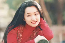 杨钰莹与赖文峰分手25年：他出狱后另娶佳人，她51岁依旧单身图片