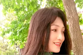 57岁林芳兵近照曝光，越老越有味，不愧最美杨贵妃，已13年未演戏图片