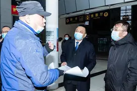 ​魏振东调研方舱隔离观察点建设和城中村改造工作图片