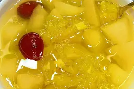 冬天干燥嗓子不舒服，梨加橙子煮一煮，润喉去火，尤其适合小洋人图片