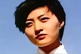 她是成就刘强东的“神秘女人”，却鲜有露面，刘：我一定好好干图片