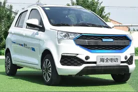价格1.1万起，最高续航260公里，这2款四轮电动车很适合老年人用图片