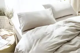 床单上撒一把，不管多么陈旧的汗渍，简单搓洗一下轻松去除图片