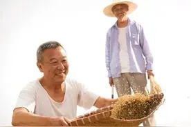 20年前的一顿饭，父亲拆散了我和初恋，如今明白谁才是最爱我的人图片