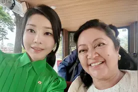 韩总统夫人又火了！科技假脸刷屏东南亚 合影如同硅胶娃娃图片