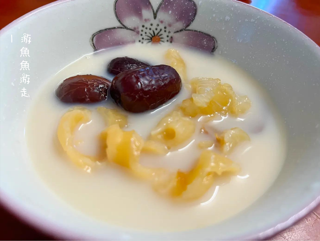 花胶炖什么做对卵巢好 花胶炖什么做对卵巢好一点