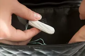 为啥外国女性爱用卫生棉条，中国女性却喜欢用卫生巾？原因很直白图片