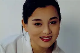 赵明明：步嫂子宋丹丹后尘，被英家人所抛弃，为子退圈的她怎样了图片