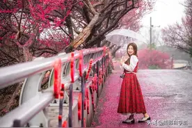 中年阿姨摄影不会摆姿势，来学这篇教程，自然不尴尬美丽全靠它图片