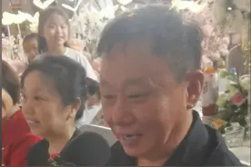 55岁小品演员儿子结婚，群星云集全是大腕，儿媳妇肤白貌美颜值高图片