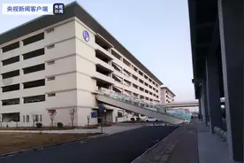 安徽阜阳西站一连廊发生脱落 无人员伤亡图片