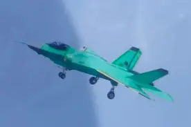 歼35和FC31有啥不同之处呢？对比发现至少10处变化图片