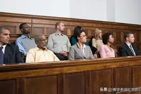 1个美国孩子，成功报复！把5个霸凌同学的妈妈送进了监狱。图片