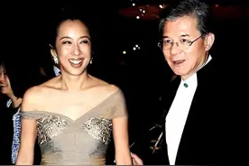 60岁抛妻弃子！顶级港商罗康瑞，为啥坚决要娶50岁的朱玲玲为妻？图片