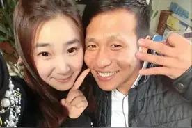 宋小宝：与原配妻子结婚七年，走红后低调离婚，转头娶美女粉丝图片