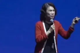 热搜！董明珠：多拿两个亿给员工发年终奖图片