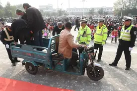 驾驶三轮车需要什么驾照？哪种三轮车不要驾驶照也能骑？一次说明图片