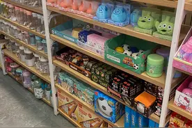 解压玩具你玩过吗？记者走访海口多家商店→图片