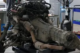 2012年100万买的大众途锐，现在10万卖不掉，大哥含泪翻新继续开图片