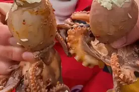 海鲜吃播神一样的操作，你见过吗？图片