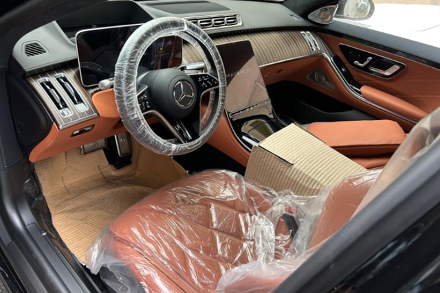 低调老板花450万买奔驰迈巴赫S680，坦言往后将抠掉车尾数字标志