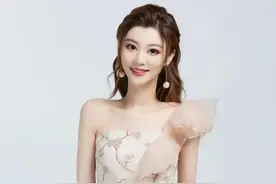 主持人费沁雯：因《王牌》女郎出圈，与沈涛传绯闻，身材不输柳岩图片