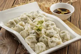 入伏吃饺子，韭菜白菜靠边站，用这4种菜调馅，鲜香不腻全家爱吃图片