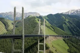 果子沟大桥图片