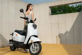 买电动车，到底选哪种配置上坡不吃力、载人很有劲？今天告诉答案图片