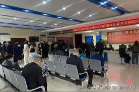 【我为群众办实事】5分钟办护照，裕华警方为学生群体开通“绿色通道”图片