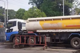 美元下跌，缅甸燃油价格高居不下图片