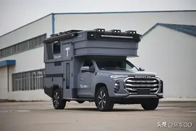 又一款硬升顶四驱房车来了！满足4人居住空间，不怕城市限高图片