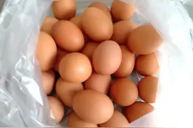 今天教你们，怎样自己在家学着腌鸡蛋！图片