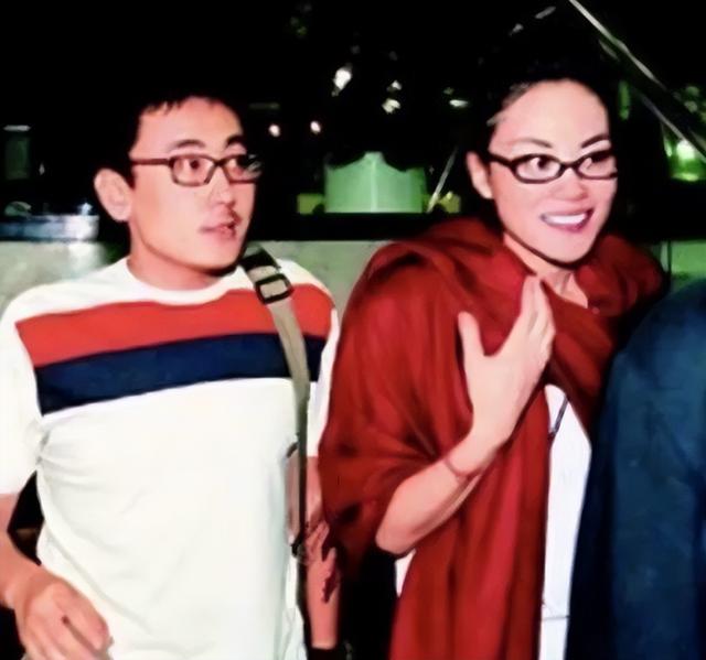 “睡过”鲁豫，跟王菲、俞飞鸿有绯闻，名嘴窦文涛怎么还不结婚？