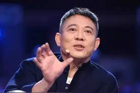 李连杰上海3亿豪宅无人住，闲置10年变“菜棚”？保姆成最大赢家图片