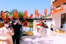 从护士到老师，“巨婴”朱小伟凭啥找的媳妇一个比一个好？图片