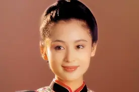 塌鼻子很丑？看看蔡卓妍、王菲，她们真正诠释了塌鼻子也好看图片