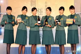 台湾省总计2330万人，普通人一个月的工资，到底有多少钱？图片