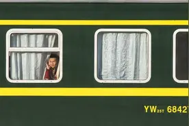 火车硬卧充电的地方在哪个位置？经常外出旅游的游客，建议不使用图片