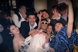 陈意涵晒杨祐宁婚礼好友合照 众星云集搞怪自拍玩超嗨图片