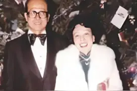 庄月明去世32年，却仍是李嘉诚最爱的女人，年年元旦都要祭拜图片