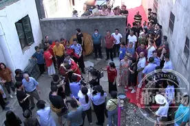 女儿5岁时走丢，34年后回乡认亲，父亲喜极而泣：真的是我女儿图片